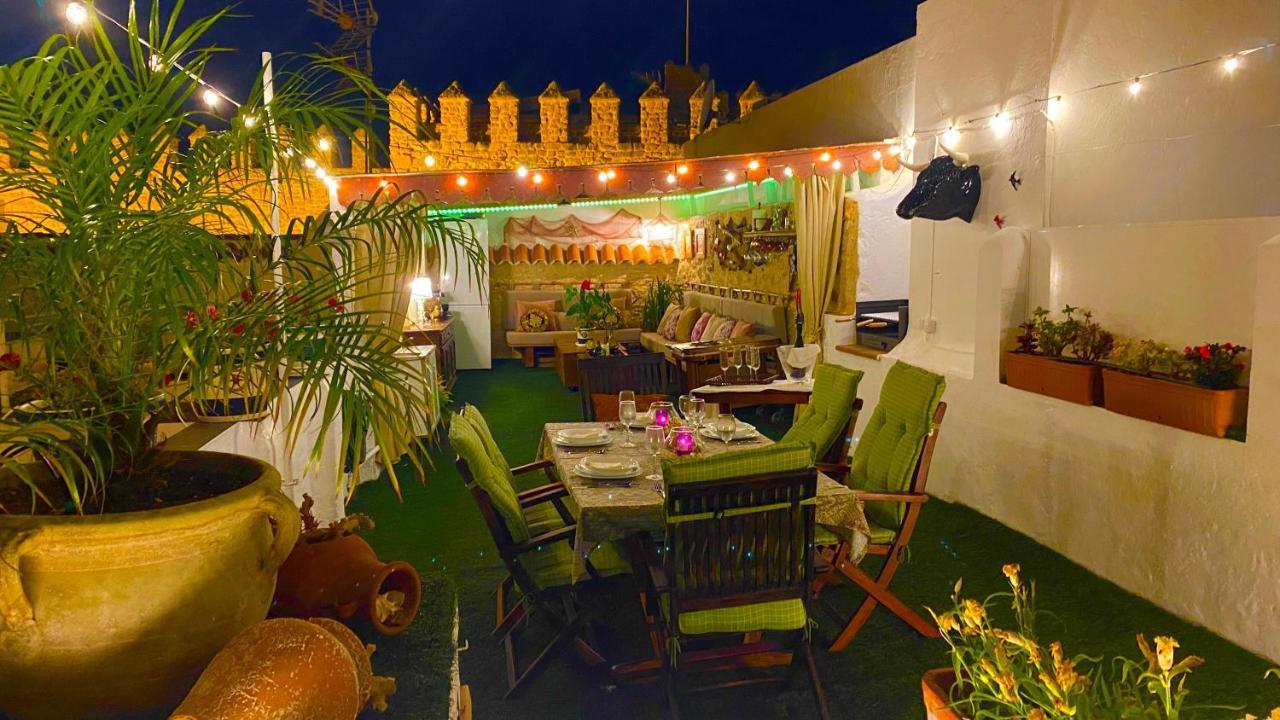 Apartamento Con Terraza,A 100M Playa Costilla Y Frente Al Castillo โรตา ภายนอก รูปภาพ